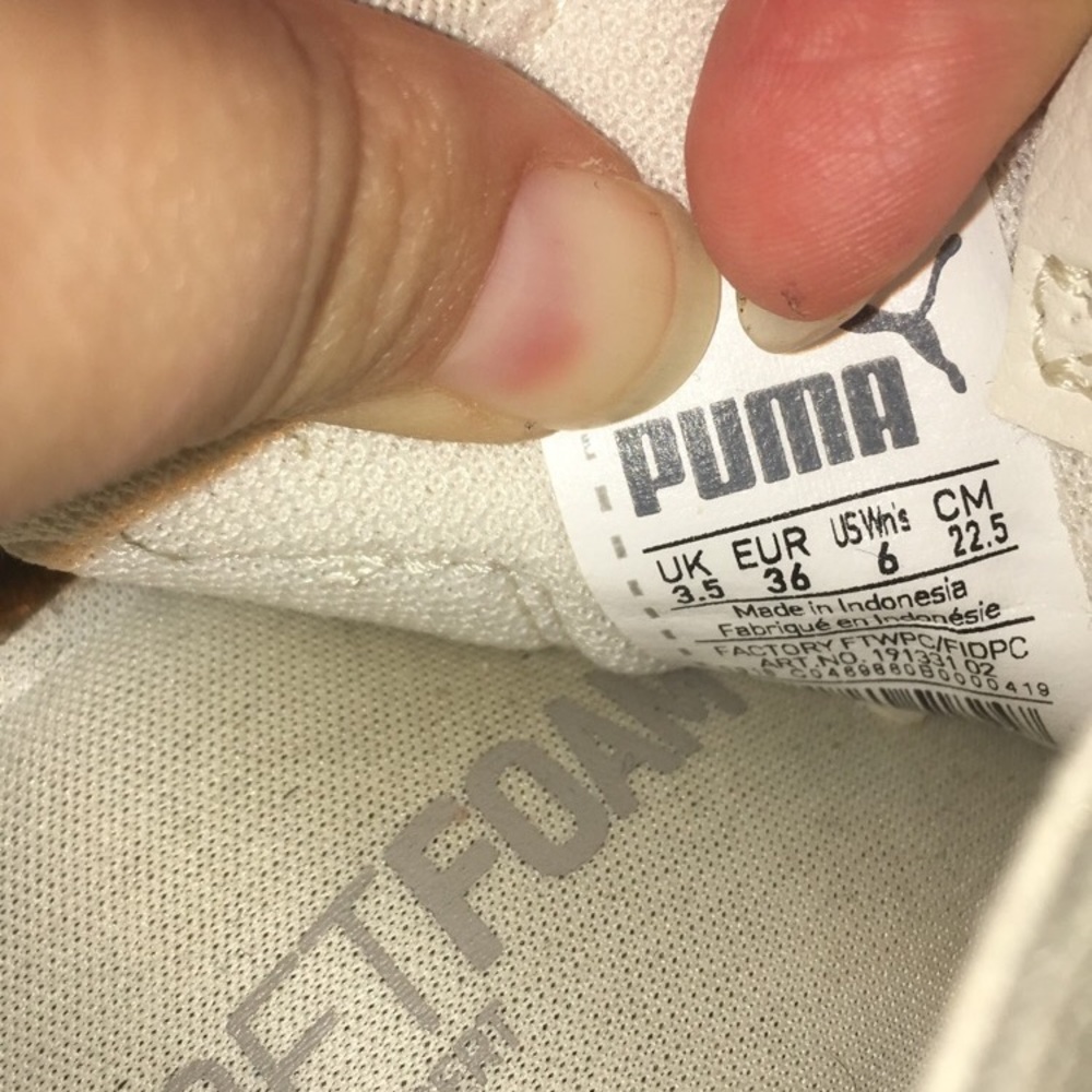 Puma tennis shoes - Picture 2 of 2